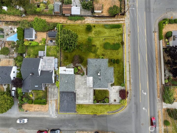 Property Photo: 15852 7th Avenue SW WA 98166