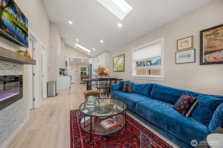 Property Photo:  2430  Oakes Avenue  WA 98201 