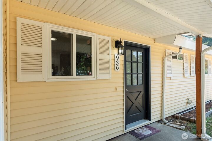 Property Photo:  936  Oakcrest Drive SE  WA 98503 