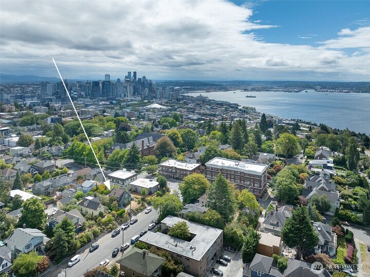 Property Photo: 1512 6th Avenue W WA 98119