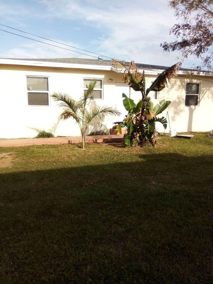 Property Photo:  10480 SW 181st Terrace  FL 33157 