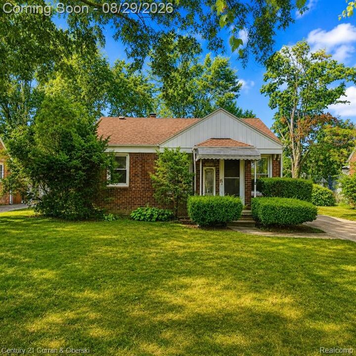 Property Photo:  26869 Sunningdale Drive  MI 48141 