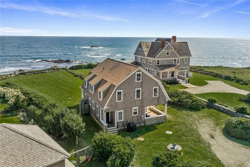 Property Photo: 5 Kempton Place RI 02837