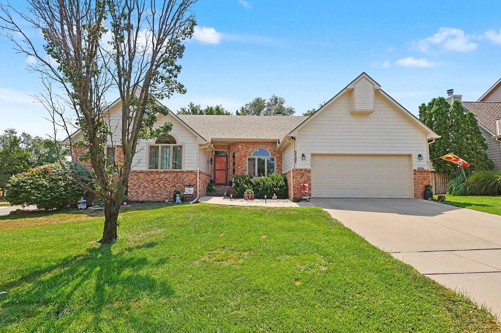 Property Photo: 2507 N Cranbrook Ct KS 67226