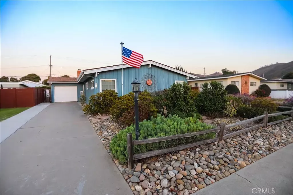 Property Photo: 210 S E CA 93436
