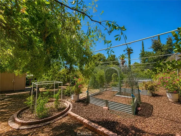 Property Photo: 302 S San Mateo Street CA 92373