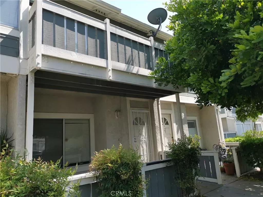 Property Photo:  926 W Philadelphia Street 26  CA 91762 