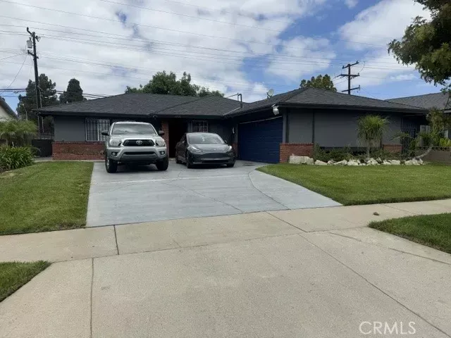 Property Photo:  19121 Dunbrooke  CA 90746 