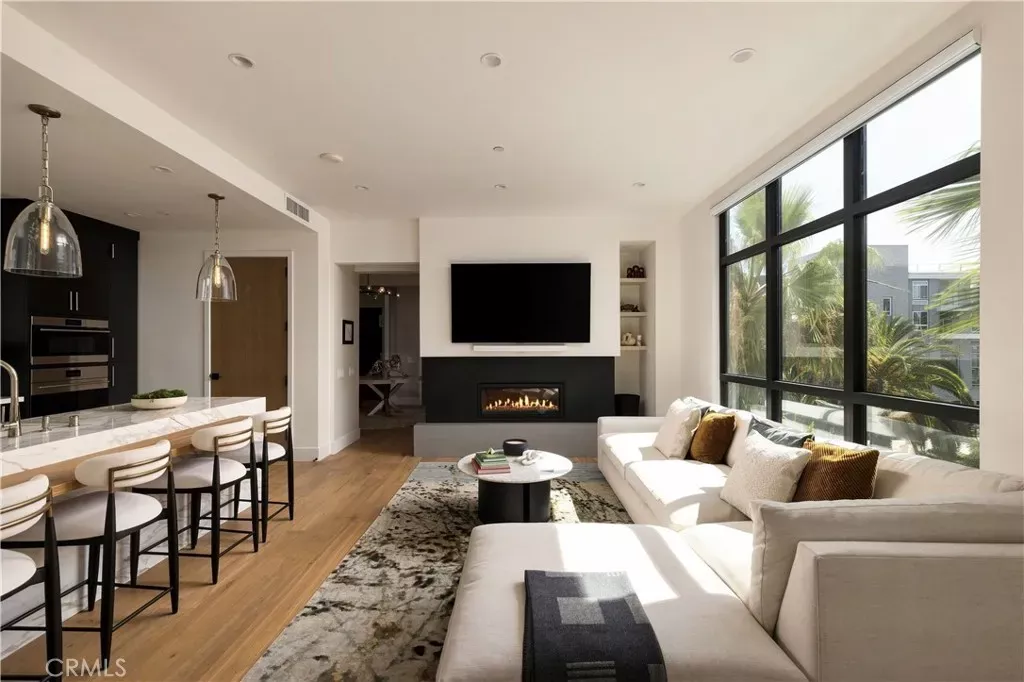 Property Photo:  4291 Uptown Newport Dr 3  CA 92660 