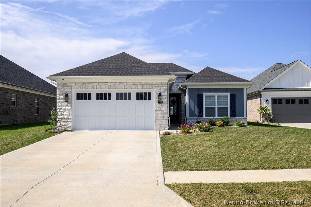 Property Photo:  1707 Greenbrier Place  IN 47126 