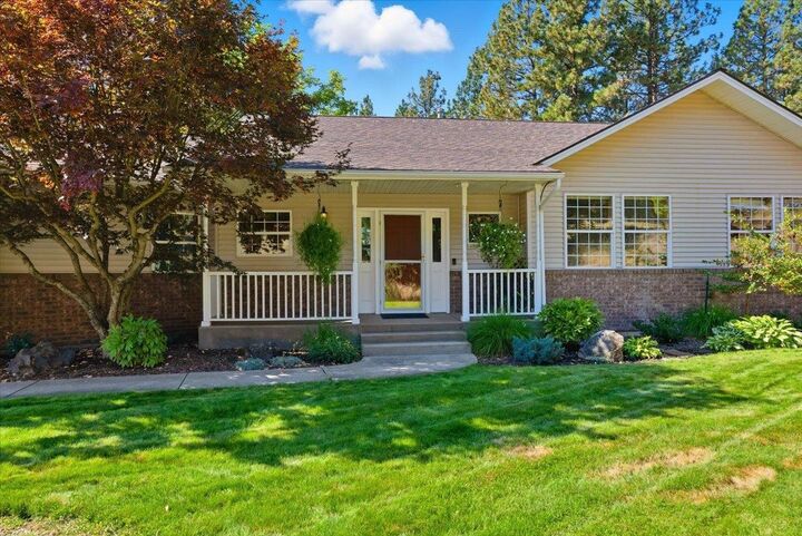 Property Photo:  10924 S Latah Ln  WA 99223 