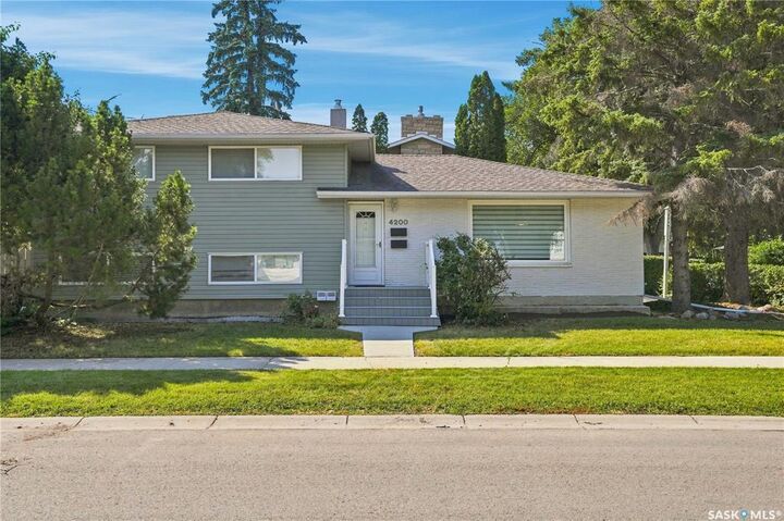 Property Photo: 4200 Hillsdale Street SK S4S 3Z2