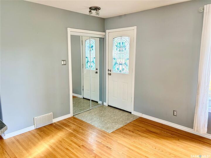 Property Photo:  445 Winnipeg Avenue S  SK S7M 3M6 