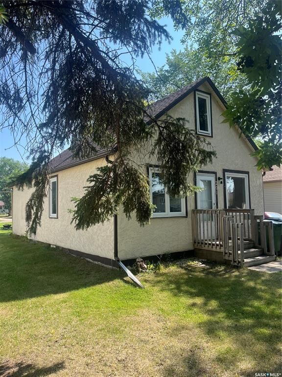 Property Photo:  291 Wellington Avenue  SK S3N 3B1 