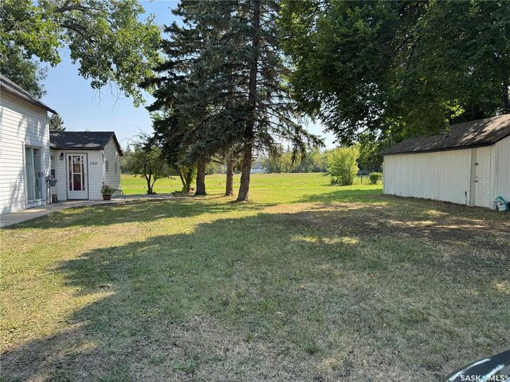 Property Photo:  109 Maple Street  SK S0G 5H0 