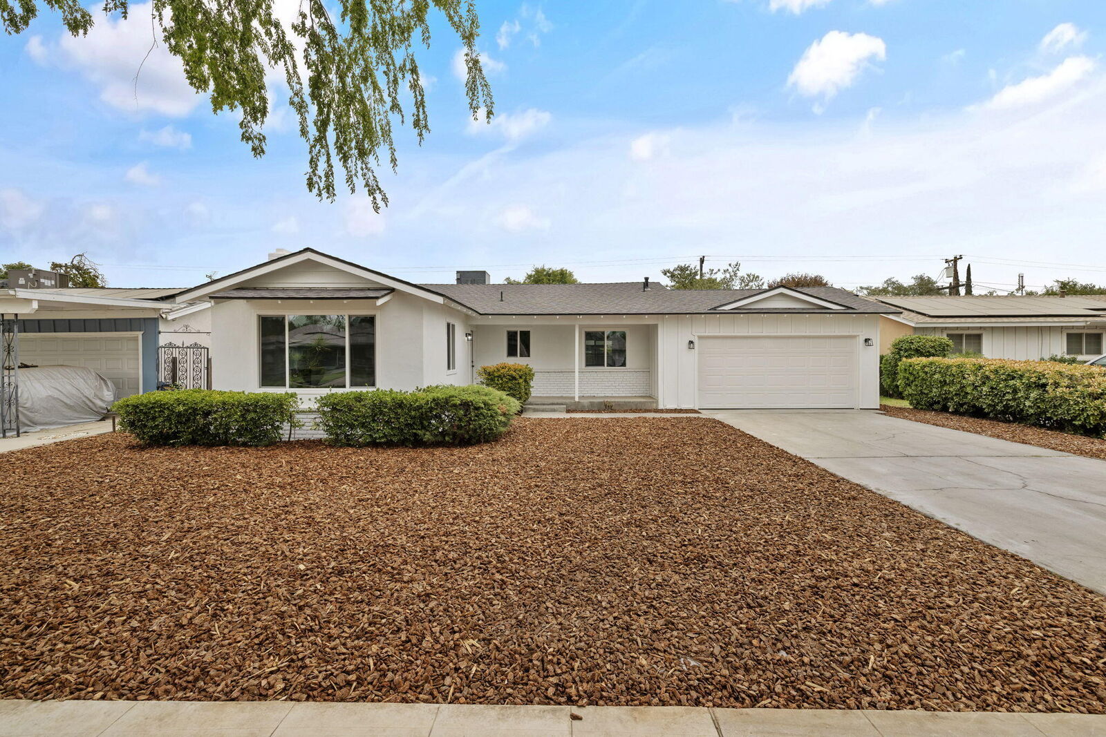 Property Photo:  1625 S Sierra Vista Avenue  CA 93702 