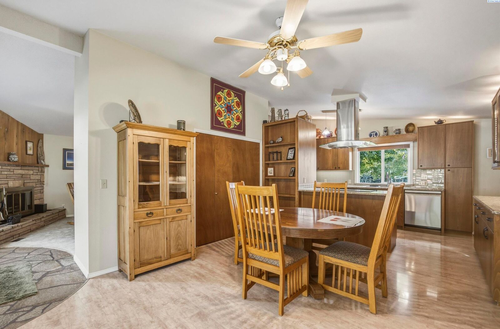 Property Photo:  1821 Thayer Drive  WA 99354 