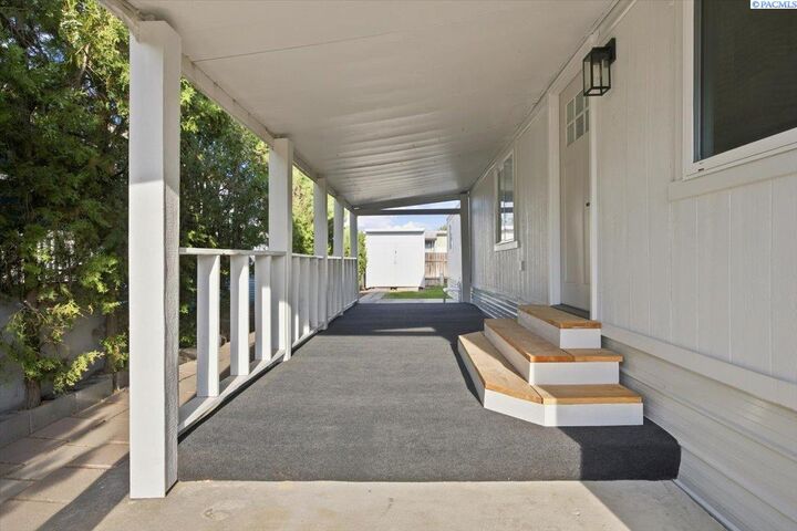 Property Photo: 700 N Road 32 #1 WA 99301