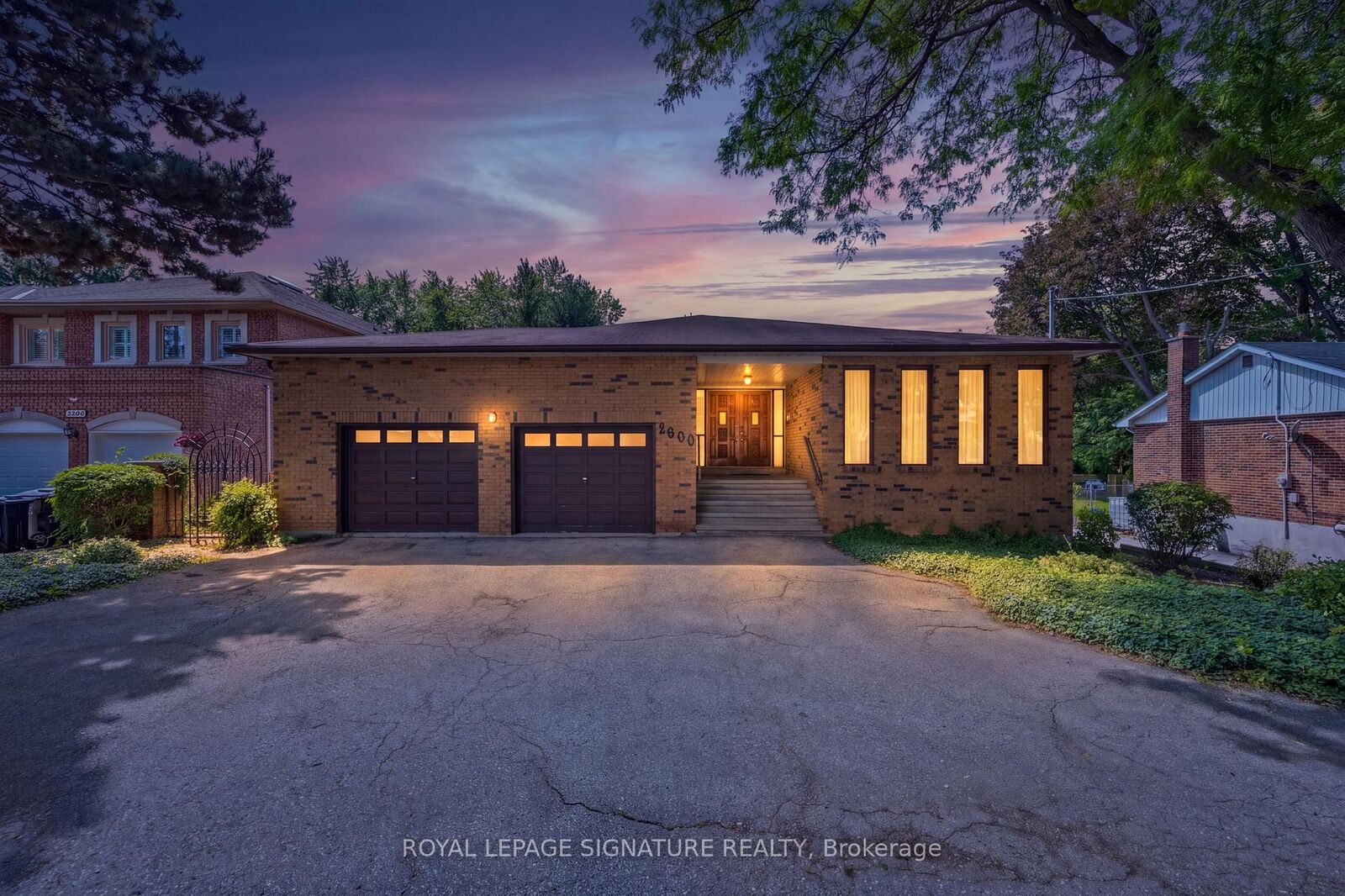 Property Photo: 2600 Kennedy Road ON M1T 3H1