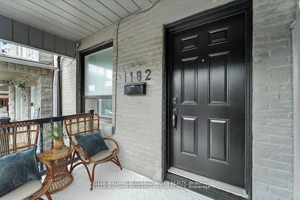 Property Photo:  1182 Ossington Avenue Upper  ON M6G 3W1 