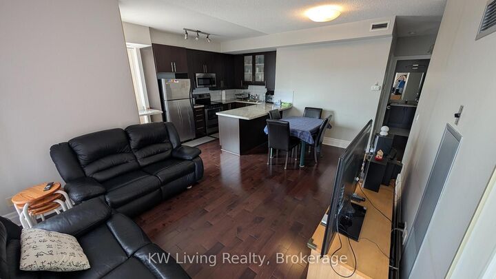 Property Photo: 21 Upper Duke Crescent 610B ON L6G 0B6