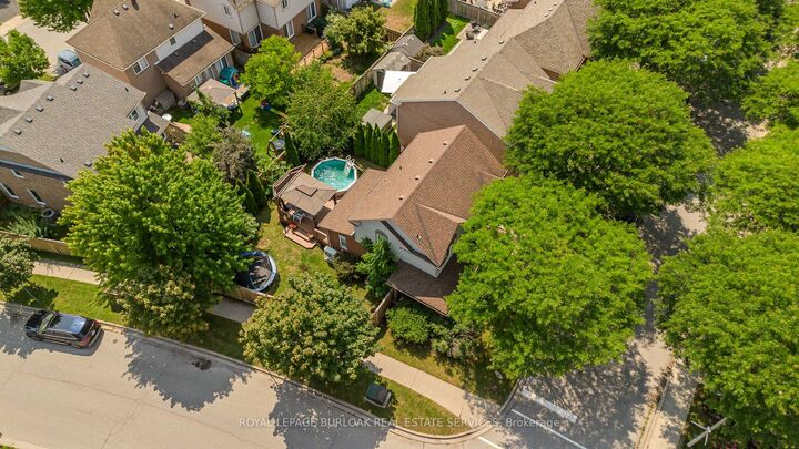 Photo de la propriété: 5190 Wood Crescent ON L7L 6N3