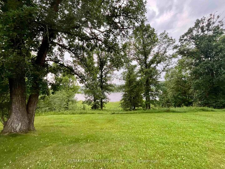 Property Photo:  986 Hwy 11  ON P0W 1K0 