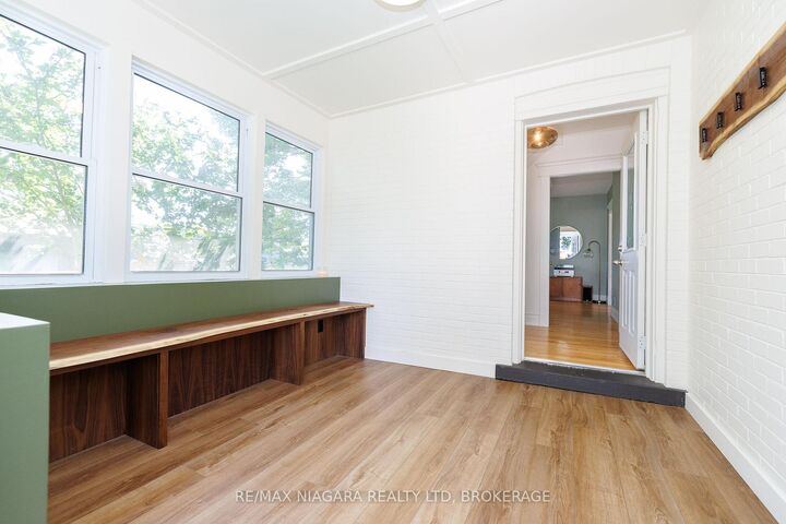 Property Photo:  164 Kent Street  ON L3K 2Z8 