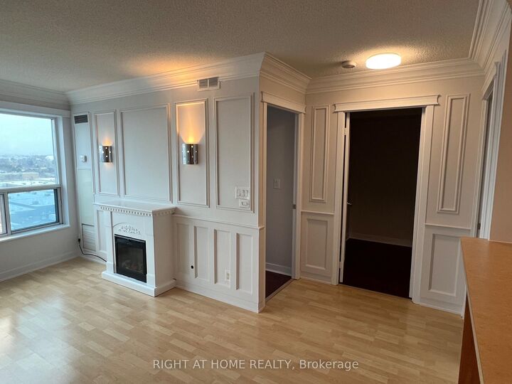 Property Photo:  36 Lee Centre Drive 1615  ON M1H 3K2 