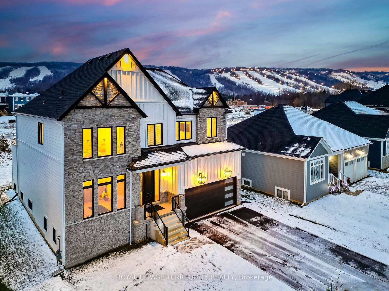 Property Photo:  109 Stillwater Crescent L/T  ON L9Y 4P5 