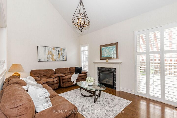 Property Photo: 10 Falkland Road ON L6P 4C3