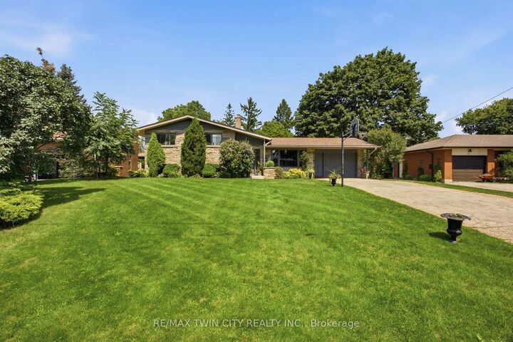 28 Alice Crescent — photo 1