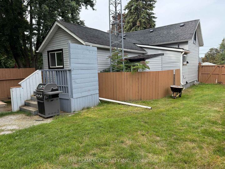 Property Photo:  40 St Patrick Street  ON K9V 1R2 