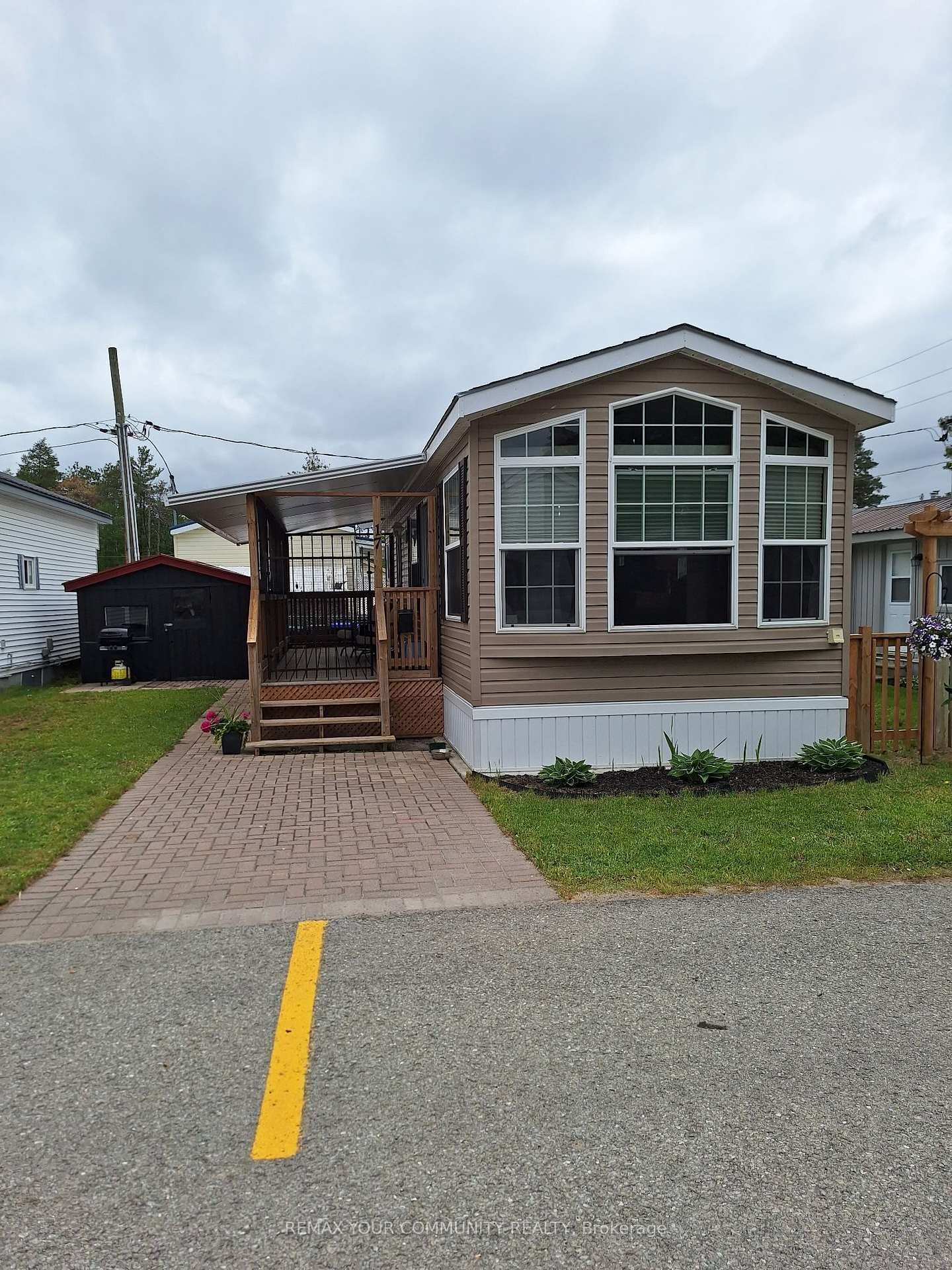 Property Photo: 17 Second Street ON L0M 1B3