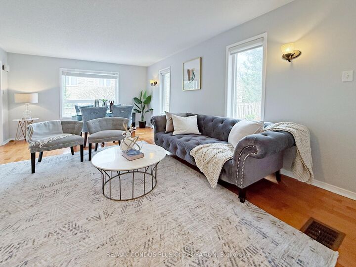Property Photo: 1290 Heritage Way 42 ON L6M 4M5