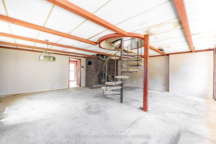 Property Photo:  2 West Pearl Street  ON N5P 2N8 