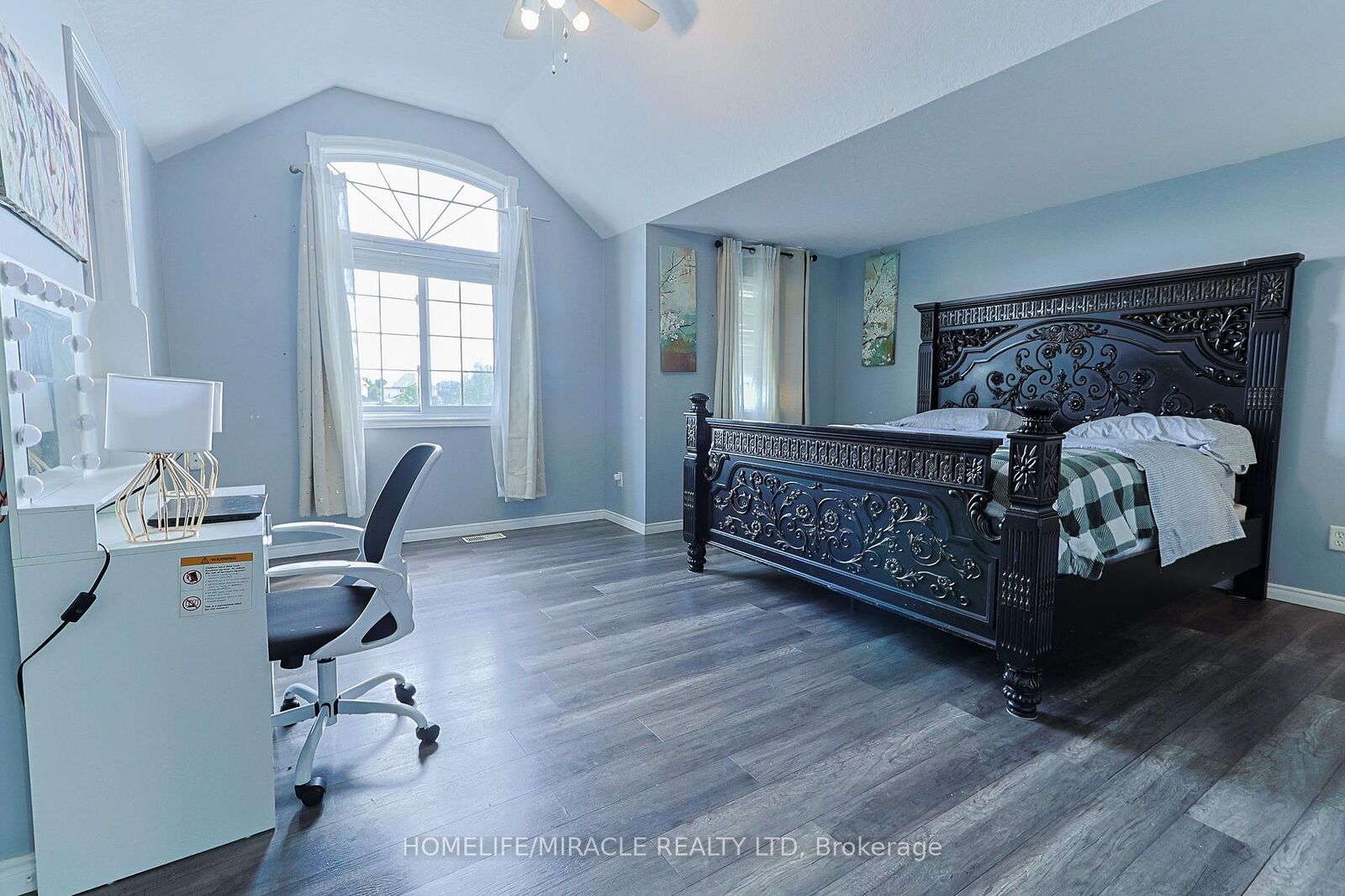 Property Photo: 46 Heatherwood Place ON N2N 3P4