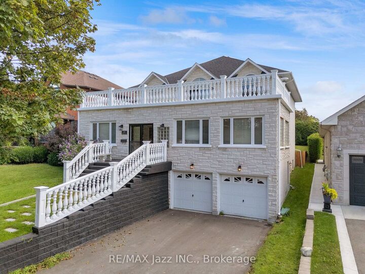 Property Photo: 109 Elizabeth Street ON L1J 8H3