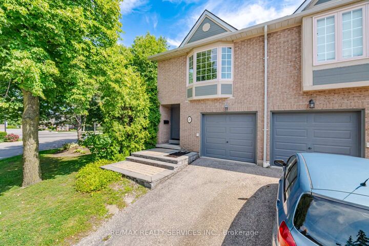 Property Photo: 3100 Fifth Line W 49 ON L5L 5V5