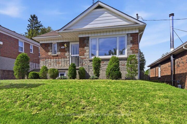 Property Photo: 216 College Avenue ON L1J 1R7