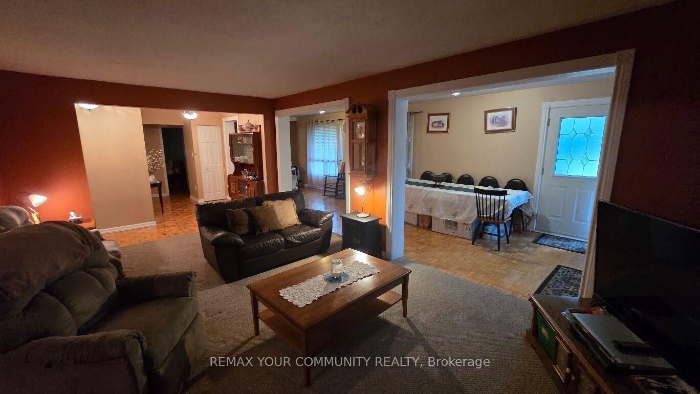 Property Photo: 1031 Metro Road ON L4P 3E9