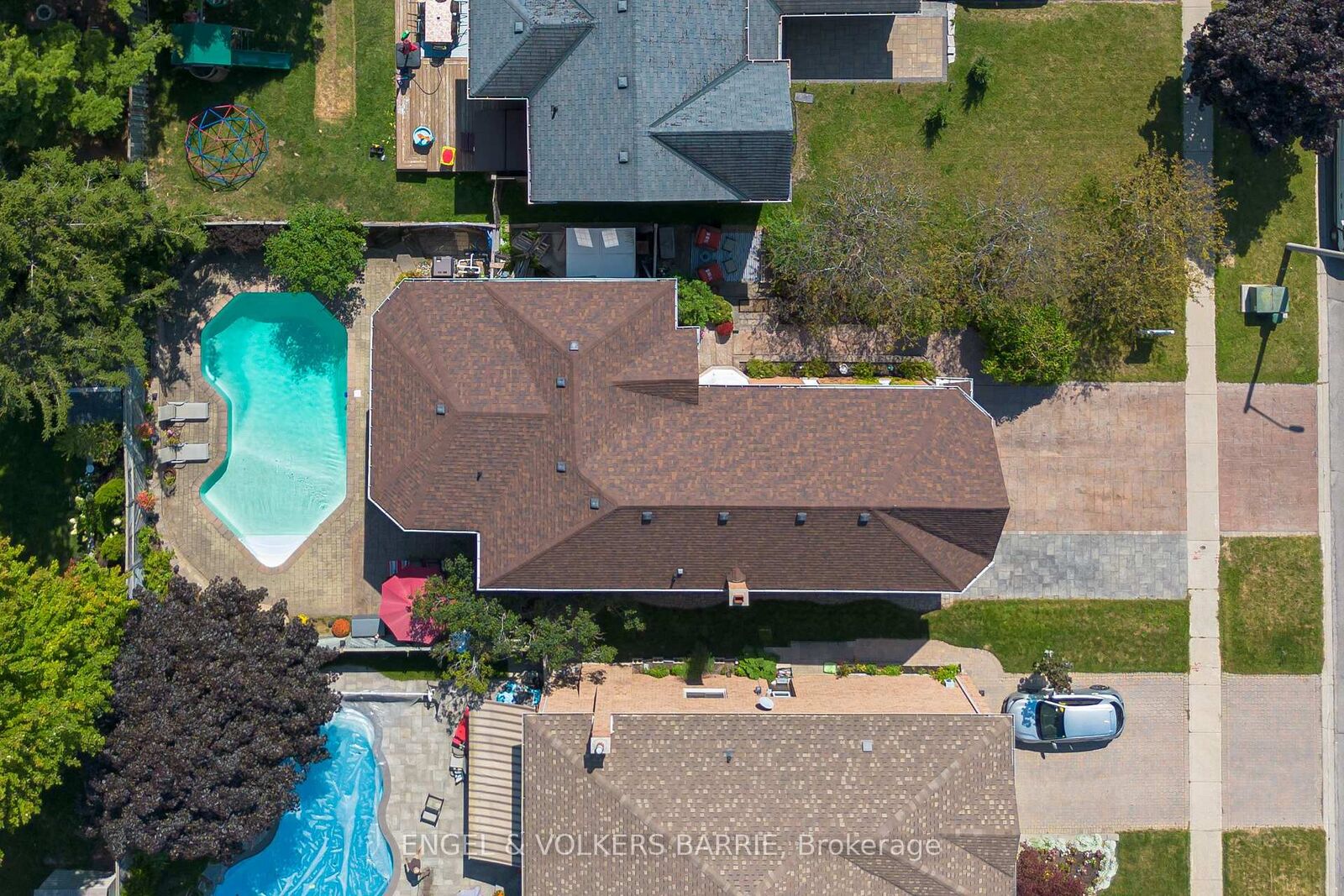 Property Photo: 19 Grand Forest Drive ON L4N 7E7