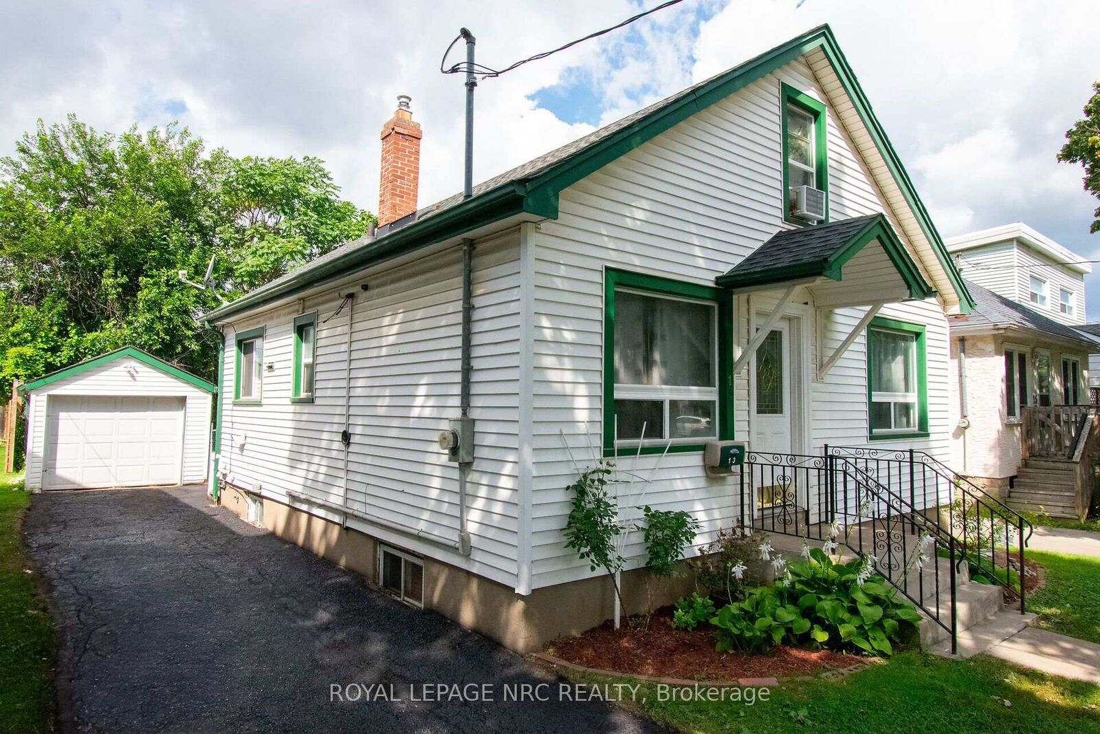 Property Photo: 13 Mildred Avenue ON L2R 6H9