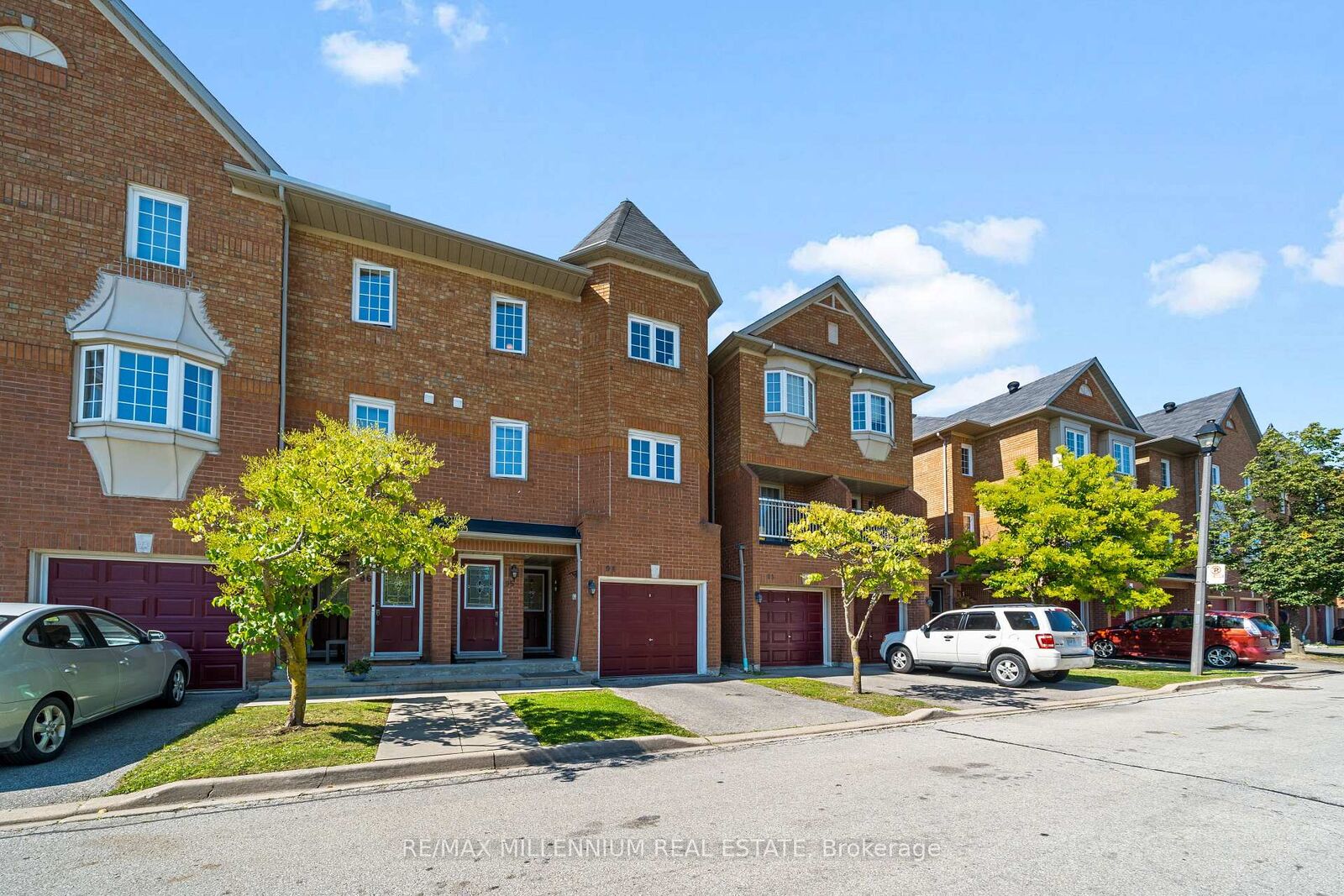 Property Photo:  6950 Tenth Line W 94  ON L5N 6Y1 