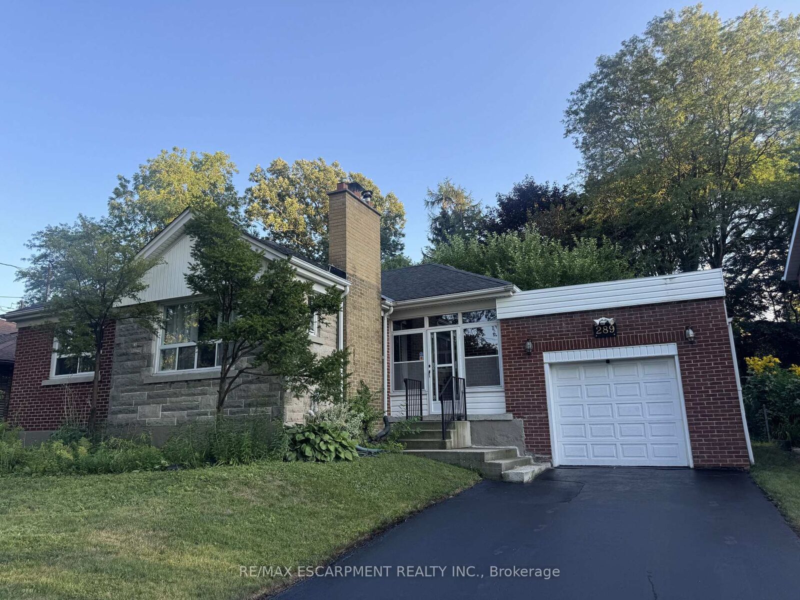 Property Photo:  289 Sanatorium Road  ON L9C 1Z4 