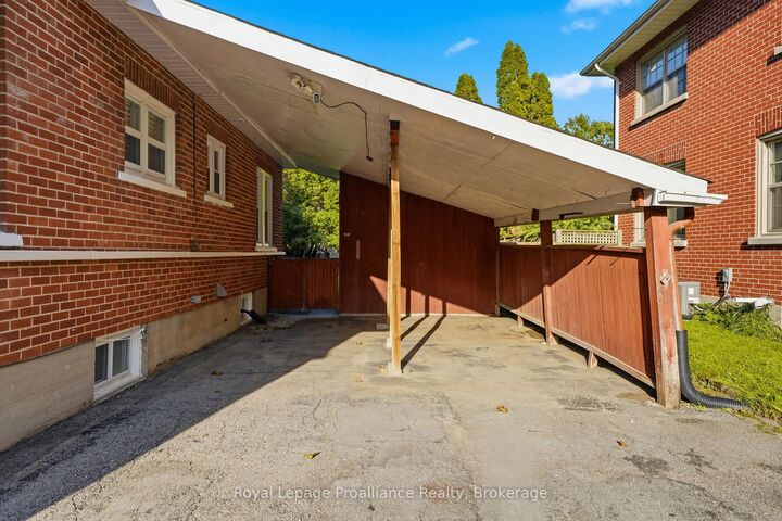Property Photo: 277 Dufferin Avenue ON K8N 3X6