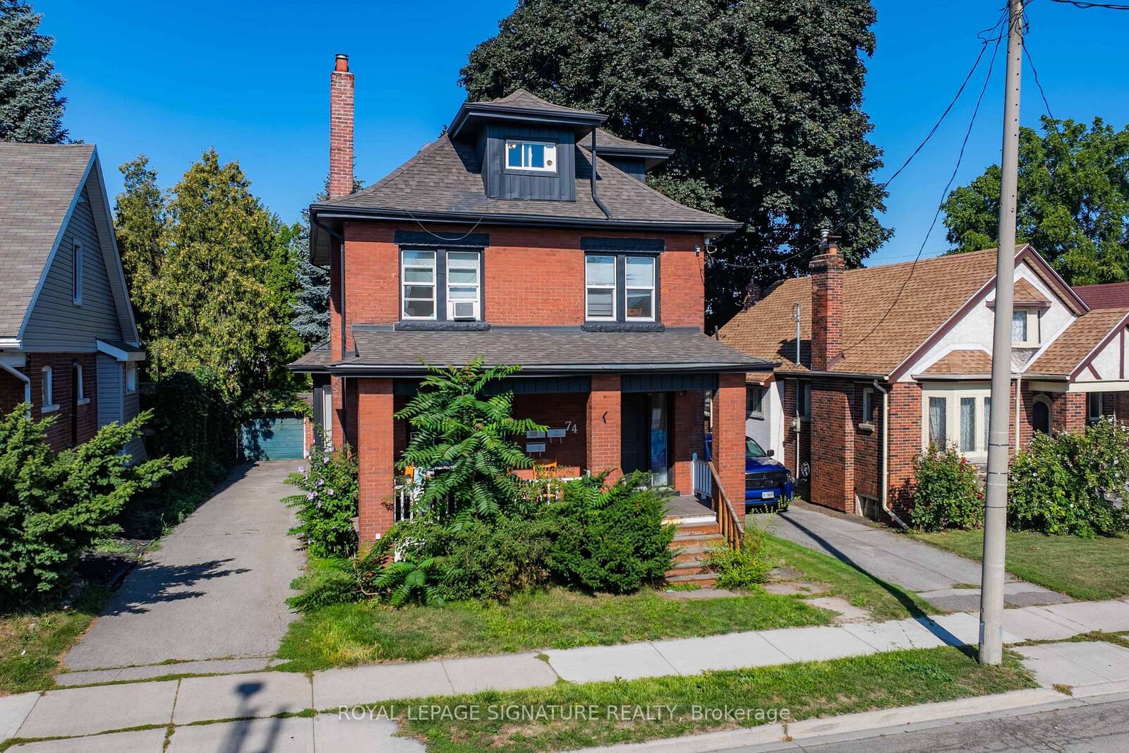 Property Photo: 74 Kenilworth Avenue S ON L8K 2S9