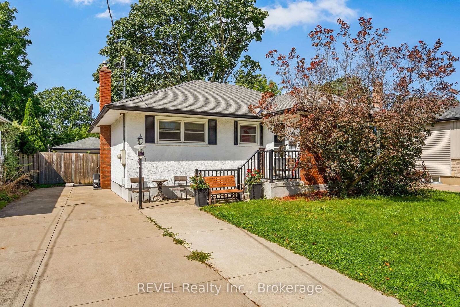 Property Photo: 15 Duncan Drive ON L2N 3N8