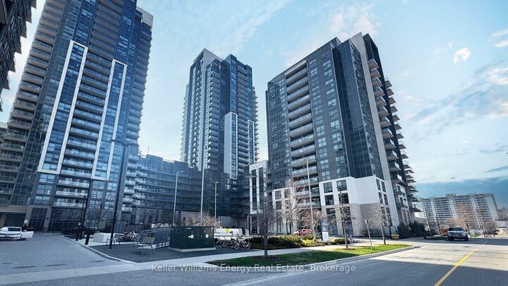 Property Photo:  30 Meadowglen Place 617  ON M1G 0A6 