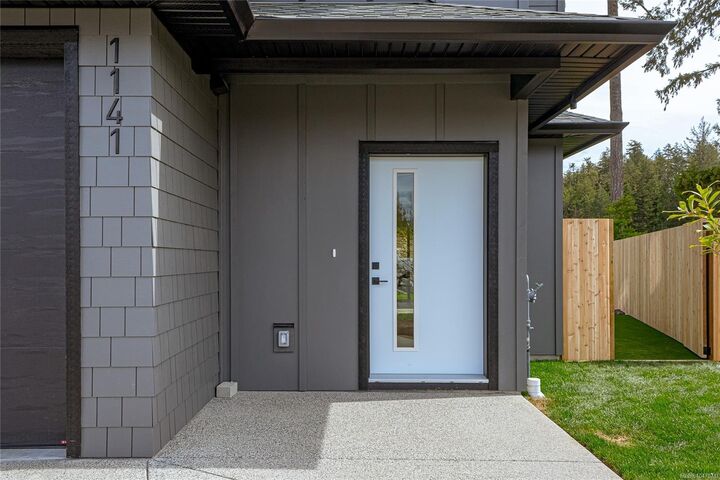 Property Photo: 1141 Deltana Ave BC V9C 0H3
